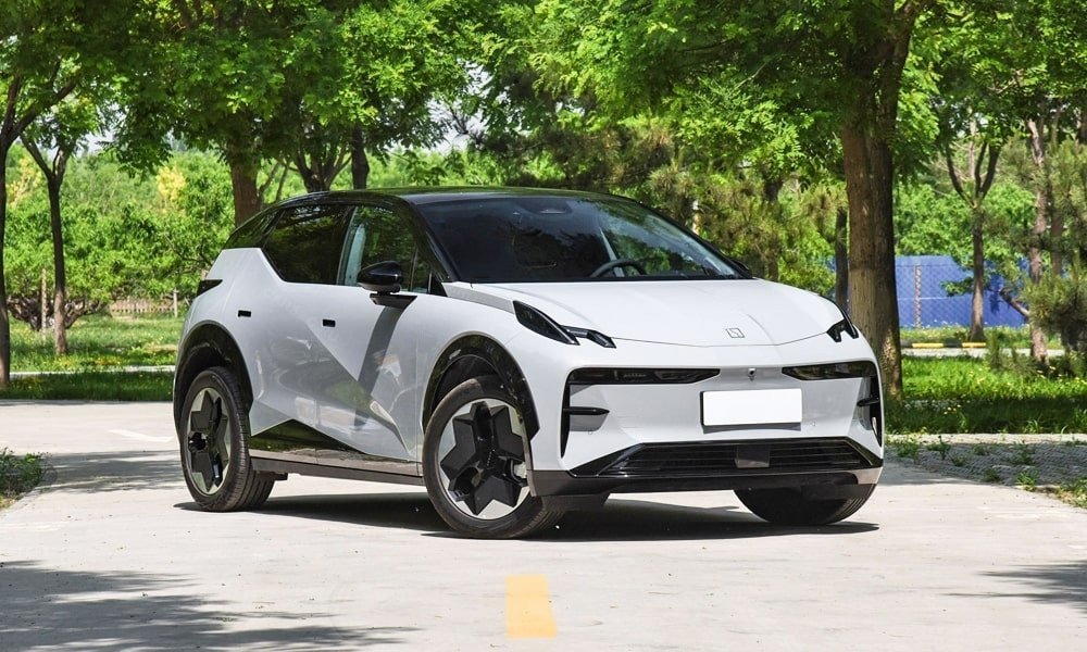 Zeekr X Privilege AWD (2023-…) вид спереди, спереди сбоку, по диагонали, экстерьер