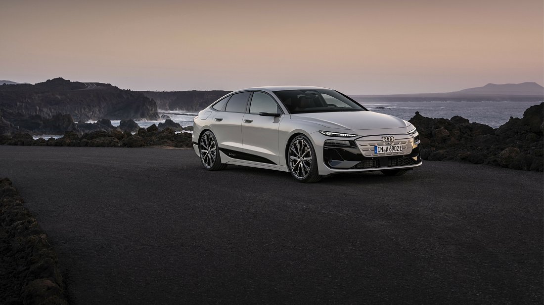 Audi A6 Sportback e-tron Performance (2024-…) вид спереди, спереди сбоку, по диагонали, экстерьер