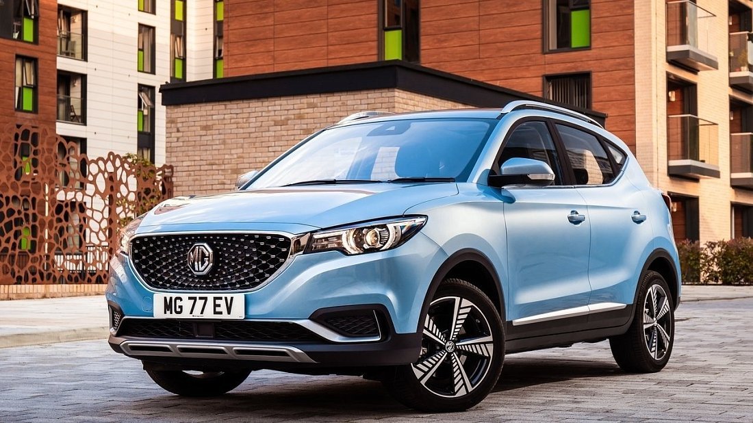 MG ZS EV Gen 1 (2019-2021) вид спереди, спереди сбоку, по диагонали, экстерьер