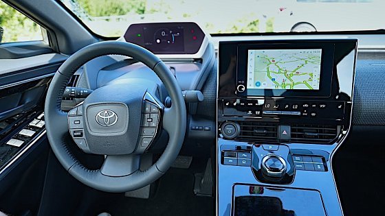 Video: Toyota BZ4X 2022 Multimedia System & Cockpit Review