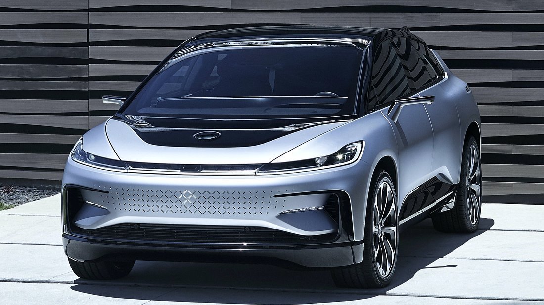 Faraday Future FF 91 2.0 Futurist Alliance (2023-…) вид спереди, спереди сбоку, по диагонали, экстерьер