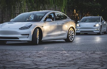 Things to know when buying a Model 3